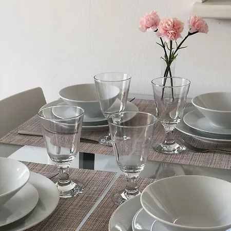 High 5 Apartment